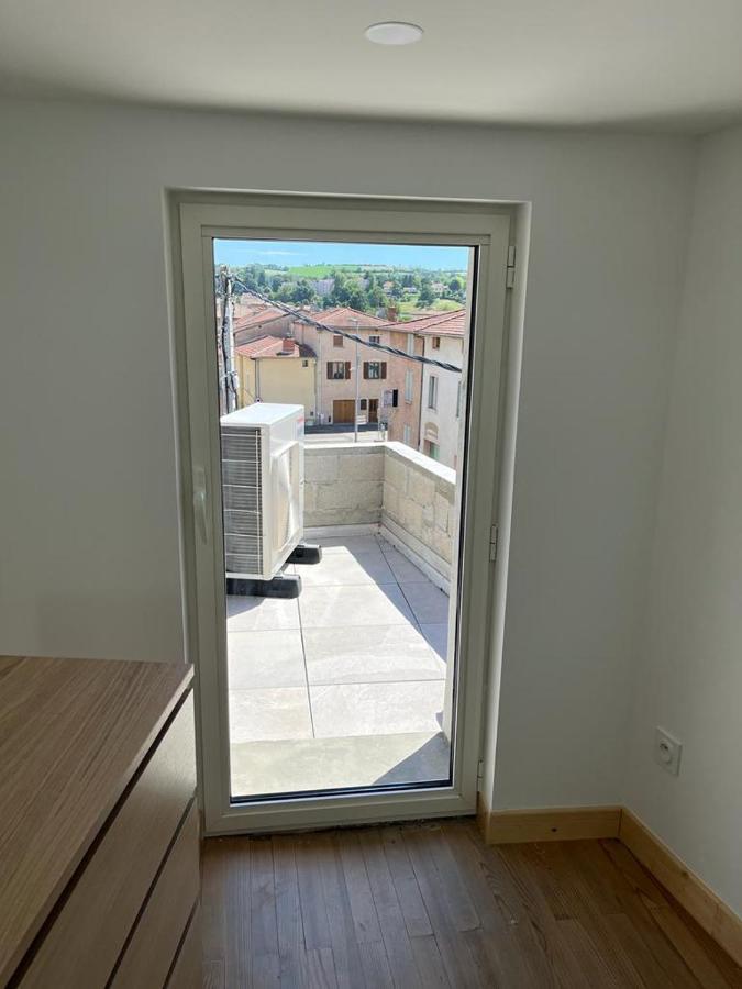 Superbe maison de ville, rénovée à 15 min de Lyon Saint-Symphorien-dʼOzon Exterior foto